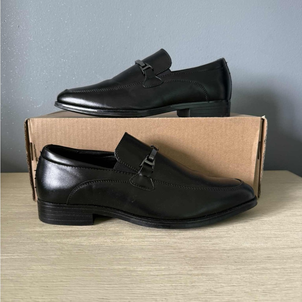 Van Heusen dress shoes